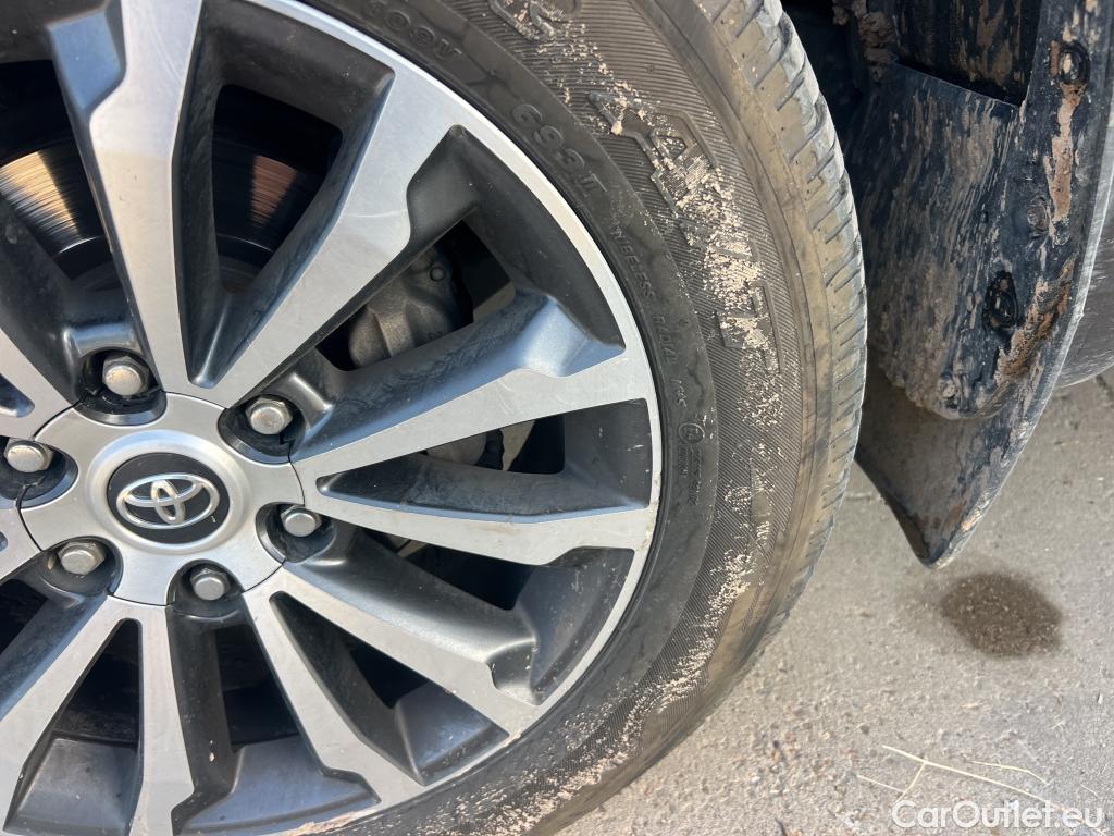  Toyota  Land Cruiser TOYOTA  / 2017 / 5P / todoterreno 2.8 D-4D LIMITED AUTO #3