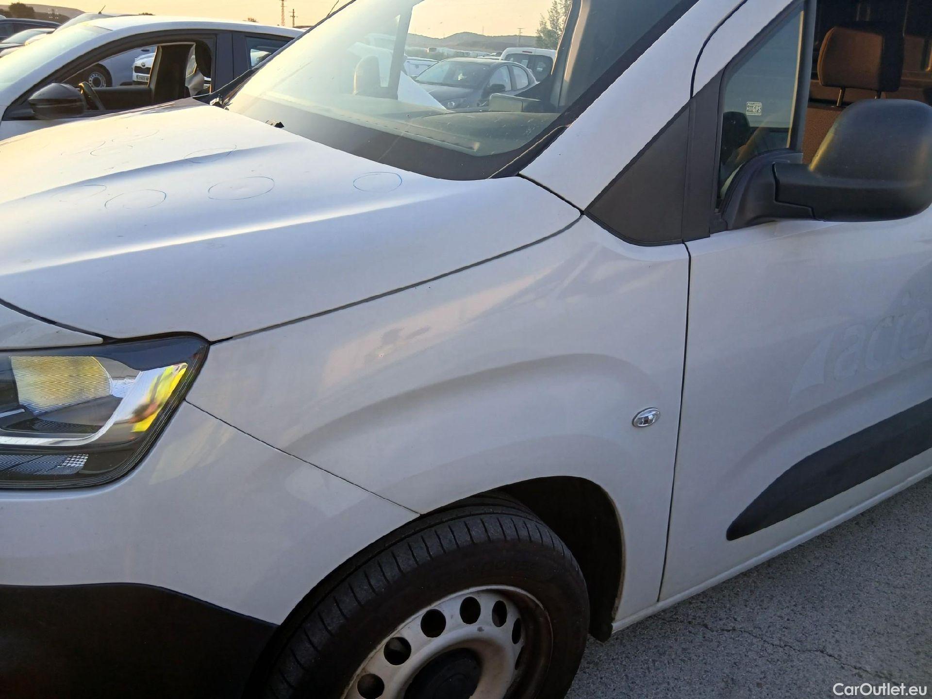  Fiat  Doblo FIAT Doblò / 2022 / 4P / furgón derivado de turismo Furgón 1.5 BlueHDi 100 1000kg L1H1 (AC2) #8