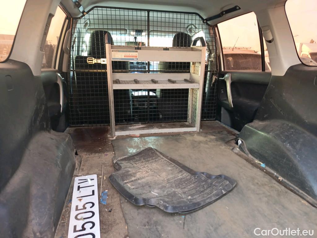  Toyota  Land Cruiser TOYOTA  / 2017 / 5P / todoterreno comercial 2.8 D-4D NX 2 Plazas #32
