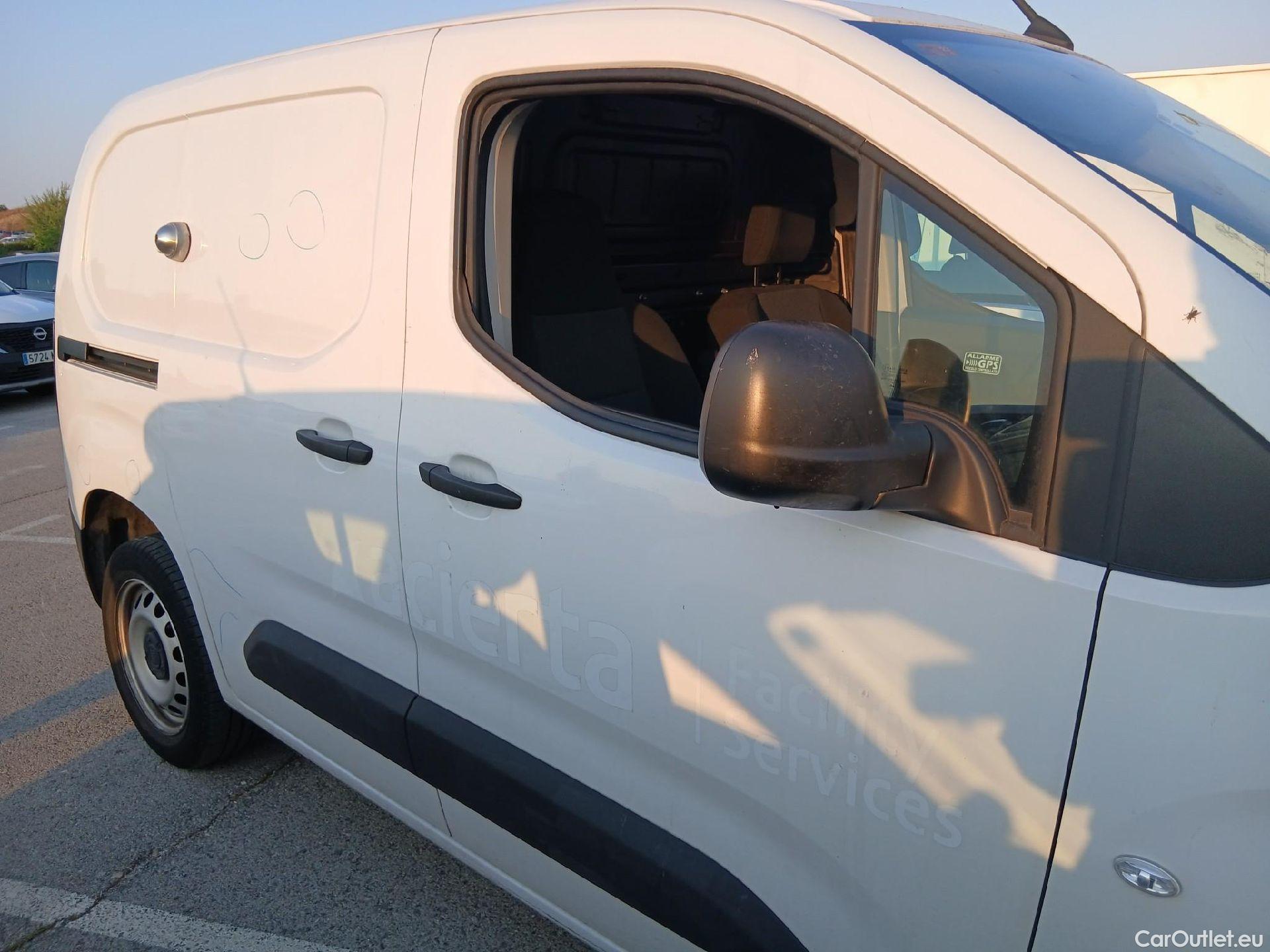  Fiat  Doblo FIAT Doblò / 2022 / 4P / furgón derivado de turismo Furgón 1.5 BlueHDi 100 1000kg L1H1 (AC2) #32