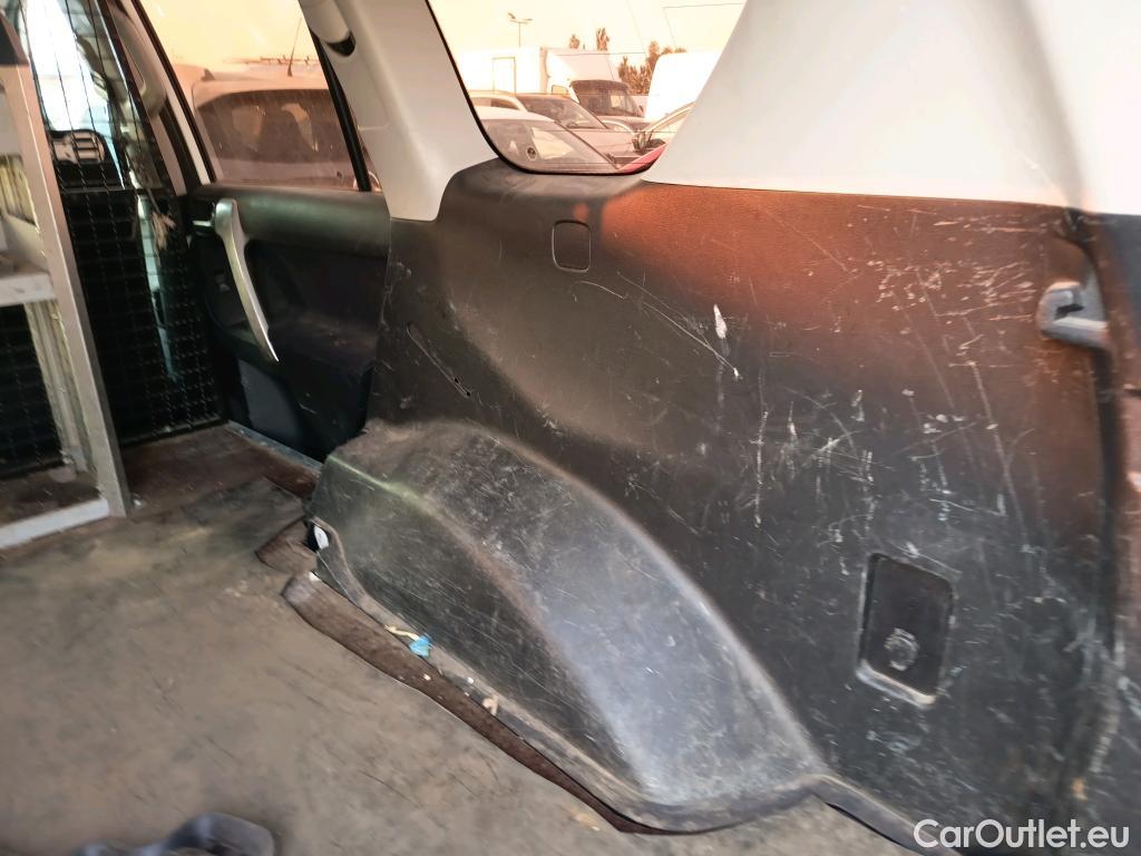  Toyota  Land Cruiser TOYOTA  / 2017 / 5P / todoterreno comercial 2.8 D-4D NX 2 Plazas #22