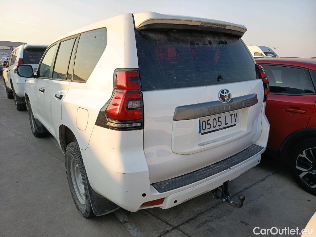  Toyota  Land Cruiser TOYOTA  / 2017 / 5P / todoterreno comercial 2.8 D-4D NX 2 Plazas #7