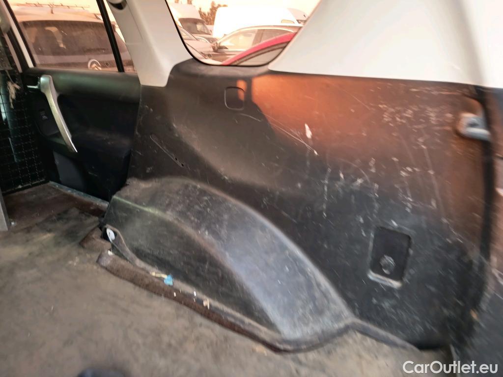  Toyota  Land Cruiser TOYOTA  / 2017 / 5P / todoterreno comercial 2.8 D-4D NX 2 Plazas #33