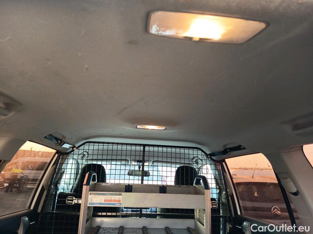  Toyota  Land Cruiser TOYOTA  / 2017 / 5P / todoterreno comercial 2.8 D-4D NX 2 Plazas #35