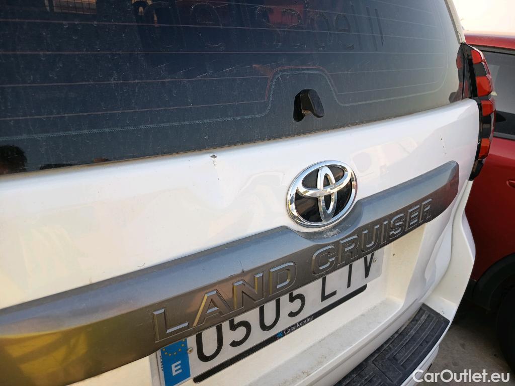  Toyota  Land Cruiser TOYOTA  / 2017 / 5P / todoterreno comercial 2.8 D-4D NX 2 Plazas #5