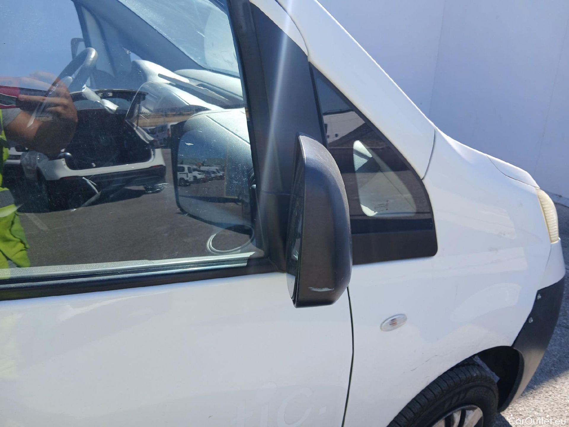  Nissan  NV200 NISSAN  / 2009 / 5P / combi Combi 5 1.5dCi 66kW (90CV) COMFORT Portó #37