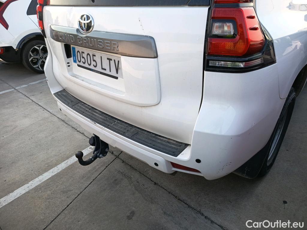  Toyota  Land Cruiser TOYOTA  / 2017 / 5P / todoterreno comercial 2.8 D-4D NX 2 Plazas #29
