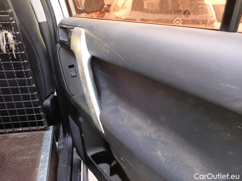  Toyota  Land Cruiser TOYOTA  / 2017 / 5P / todoterreno comercial 2.8 D-4D NX 2 Plazas #20