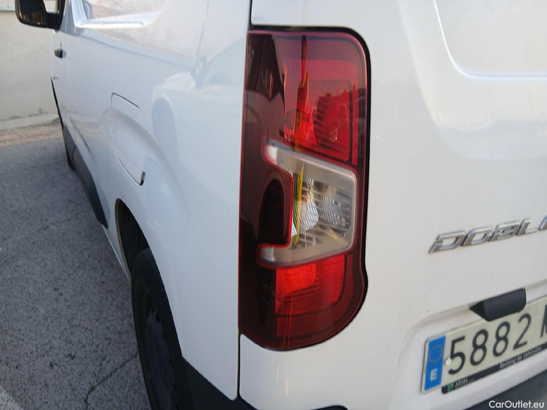  Fiat  Doblo FIAT Doblò / 2022 / 4P / furgón derivado de turismo Furgón 1.5 BlueHDi 100 1000kg L1H1 (AC2) #17