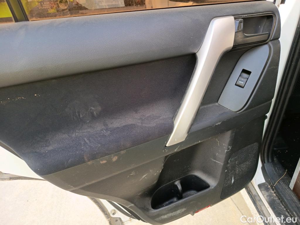  Toyota  Land Cruiser TOYOTA  / 2017 / 5P / todoterreno comercial 2.8 D-4D NX 2 Plazas #18