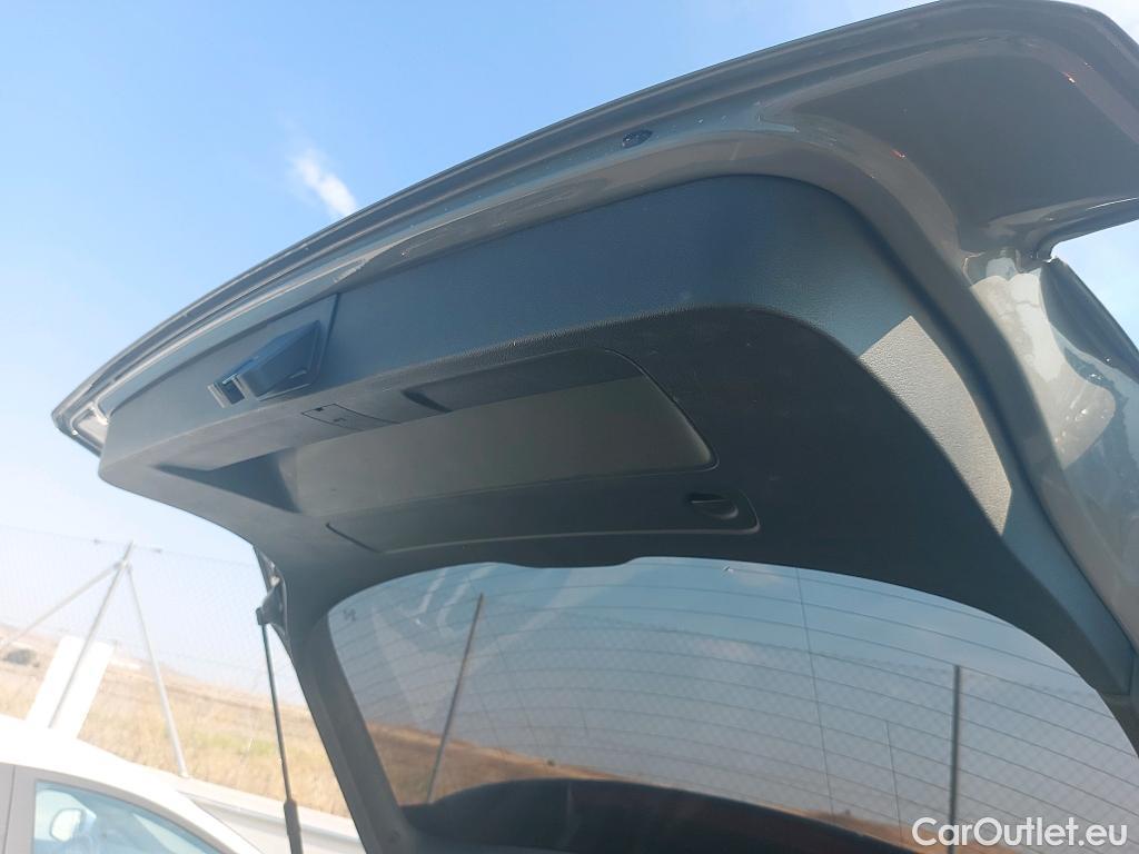  Audi  Q2 AUDI  / 2016 / 5P / todoterreno Design 35 TFSI 110kW (150CV) S tronic #17
