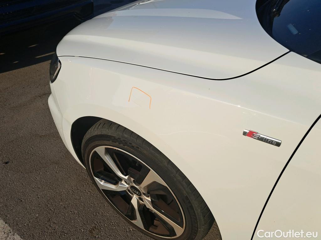  Audi  A1 Sportback AUDI A1 / 2018 / 5P / berlina con portón Sportback Adrenalin 30 TFSI 81kW S tron(SP) #26