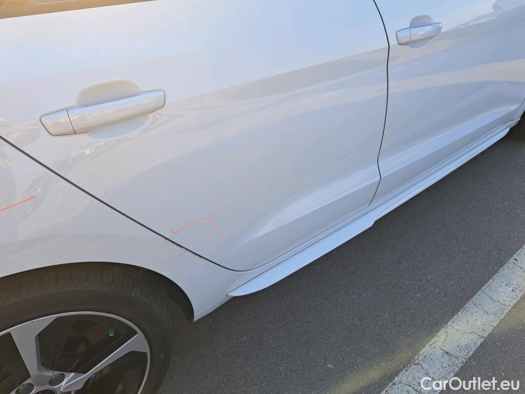  Audi  A1 Sportback AUDI A1 / 2018 / 5P / berlina con portón Sportback Adrenalin 30 TFSI 81kW S tron(SP) #6