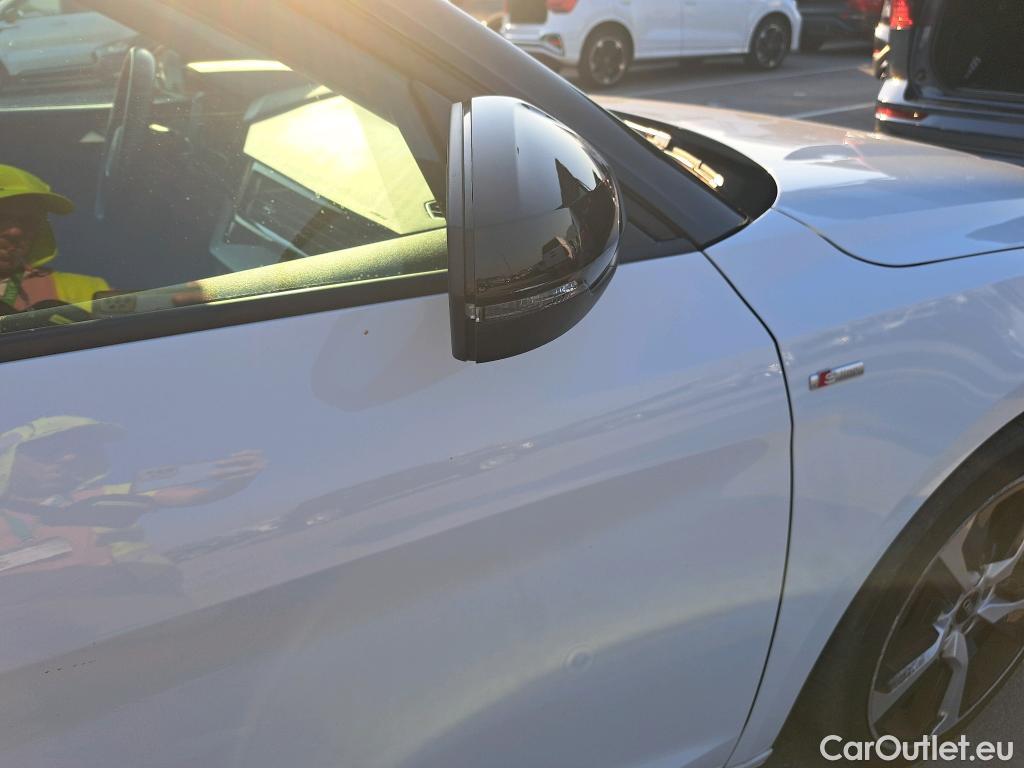  Audi  A1 Sportback AUDI A1 / 2018 / 5P / berlina con portón Sportback Adrenalin 30 TFSI 81kW S tron(SP) #32