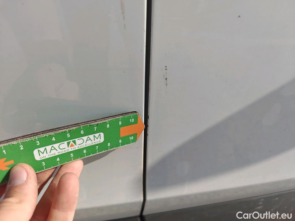  Citroen  C4 CITROEN  / 2020 / 5P / berlina con portón BlueHdi 110 S&S Live Pack #26