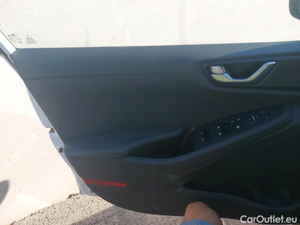  Hyundai   Ioniq HYUNDAI / 2016 / 5P / berlina con portón 1.6 GDI HEV Klass DCT (AC) #6