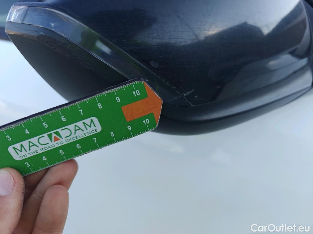 Citroen  C4 CITROEN  / 2020 / 5P / berlina con portón BlueHdi 110 S&S Live Pack #39