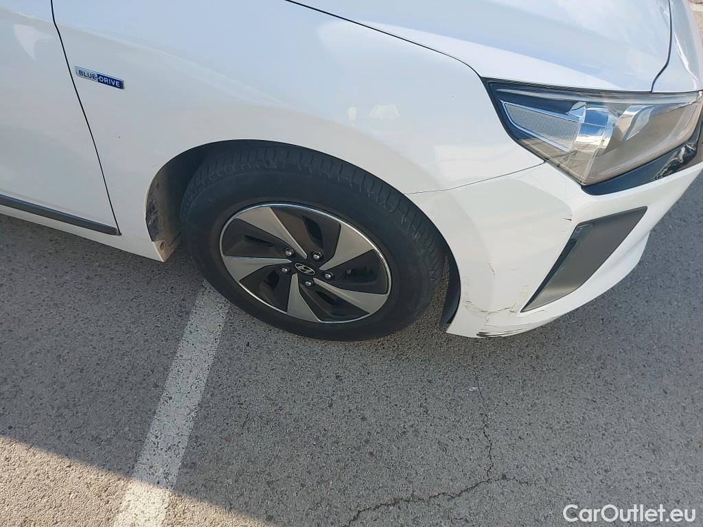  Hyundai   Ioniq HYUNDAI / 2016 / 5P / berlina con portón 1.6 GDI HEV Klass DCT (AC) #17