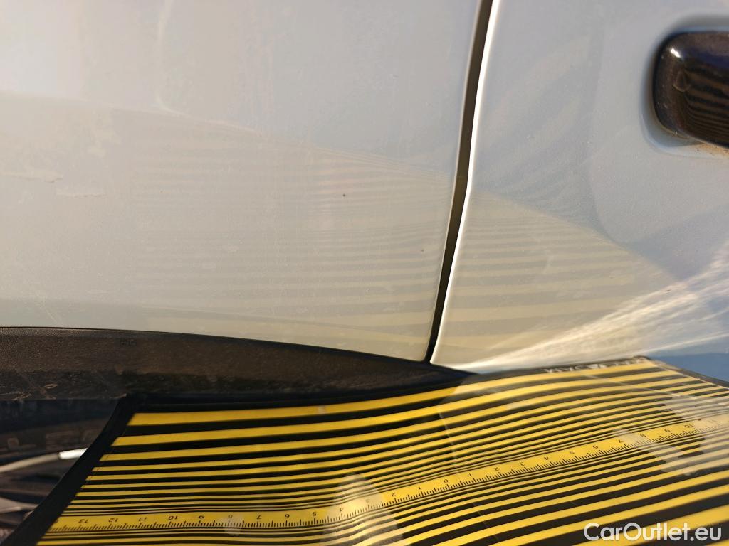  Citroen  C4 CITROEN  / 2020 / 5P / berlina con portón BlueHDi 110 S&S 6v Feel #50