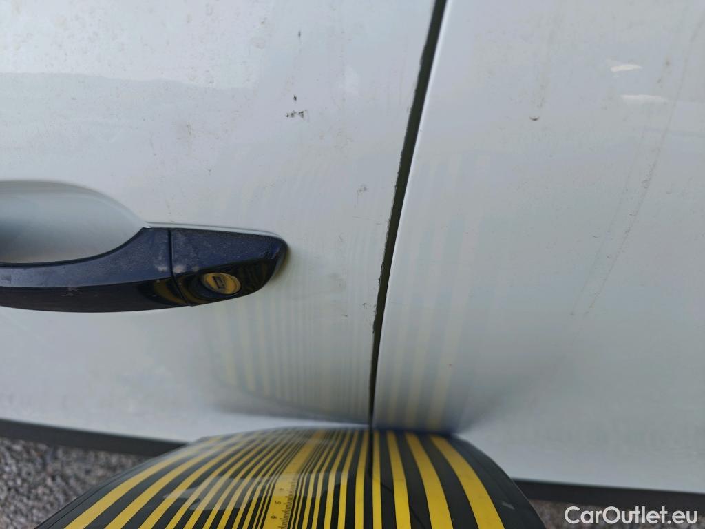  Citroen  C4 CITROEN  / 2020 / 5P / berlina con portón BlueHdi 110 S&S Live Pack #4