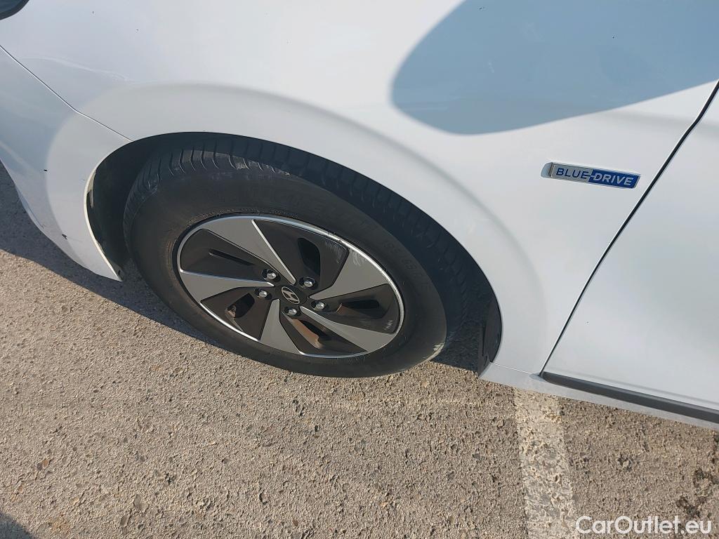  Hyundai   Ioniq HYUNDAI / 2016 / 5P / berlina con portón 1.6 GDI HEV Klass DCT (AC) #15