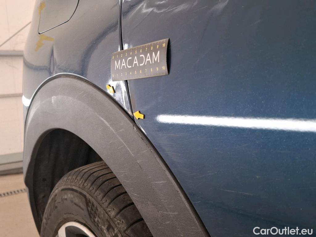  Peugeot  3008 PEUGEOT  / 2020 / 5P / SUV 1.6 HYBRID 225 E-EAT8 GT #4