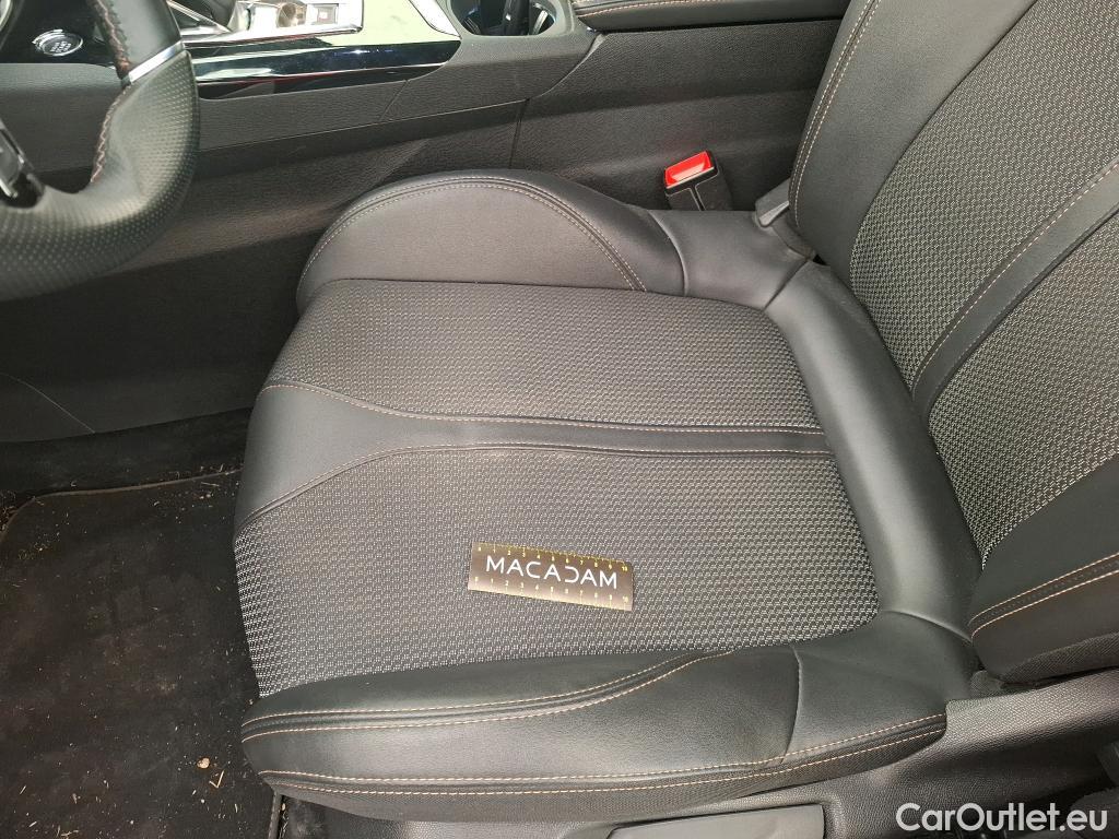  Peugeot  3008 PEUGEOT  / 2020 / 5P / SUV 1.6 HYBRID 225 E-EAT8 GT #9