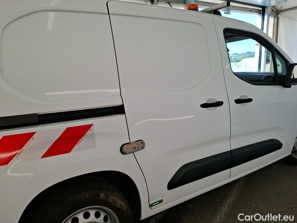  Citroen  Berlingo  Fourgon Club M 1000 1.2 PureTech 130CV BVA8 E6d #19