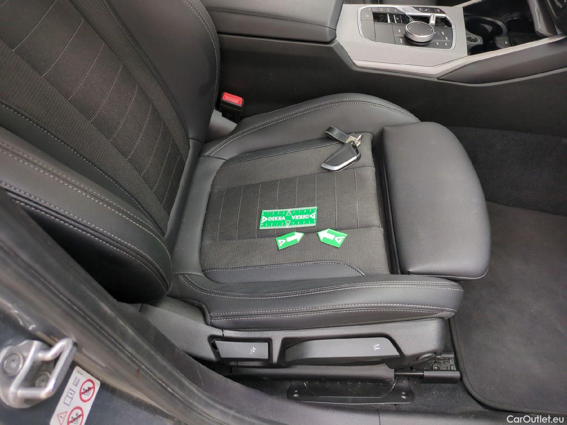  Bmw  Serie 3 BMW Série 3 Berline / 2022 / 4P / Berline 318i 156ch Business Design BVA8 #19