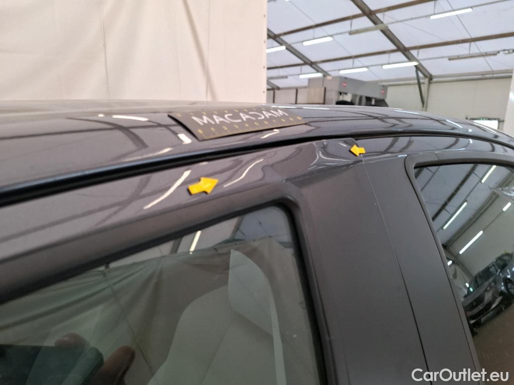  Toyota  Yaris TOYOTA  Hybride / 2019 / 5P / Berline Hybride 116h Iconic #3