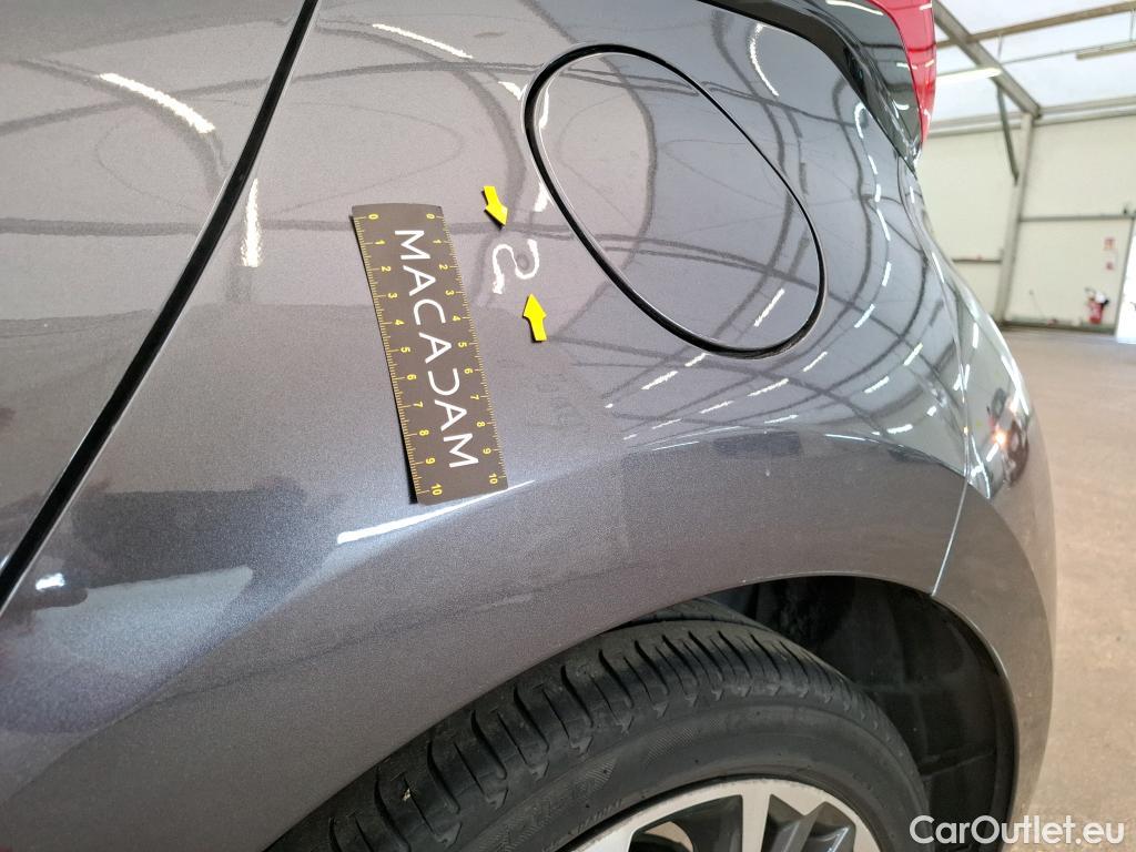  Toyota  Yaris TOYOTA  Hybride / 2019 / 5P / Berline Hybride 116h Iconic #48