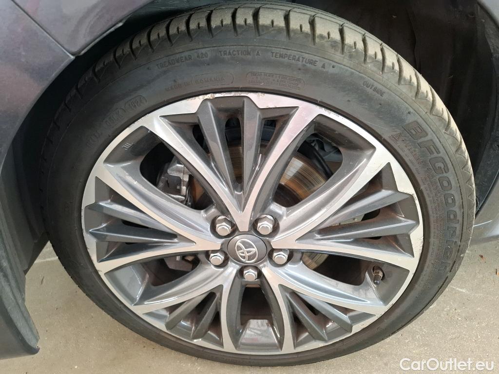  Toyota  Yaris TOYOTA  Hybride / 2019 / 5P / Berline Hybride 116h Iconic #18