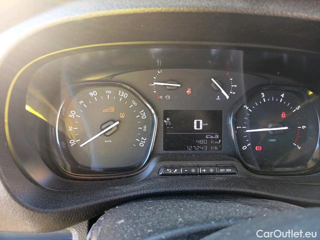  Citroen  Jumpy CITROEN  / 2016 / 4P / furgón Talla XL BlueHDi 145 S&S 6v Control #42