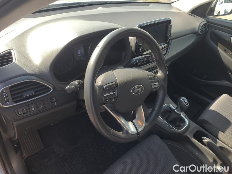  Hyundai  i30   cw (PD)(2017->)  kom.1.0TGDI 120 Comfort #6