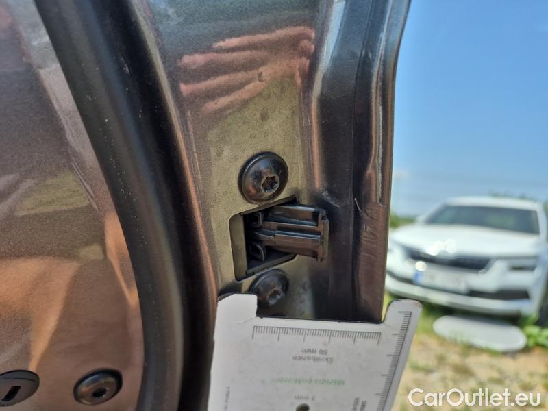  Skoda  Kodiaq  (2016)  2.0TSI 180 RS 4x4 AT #23