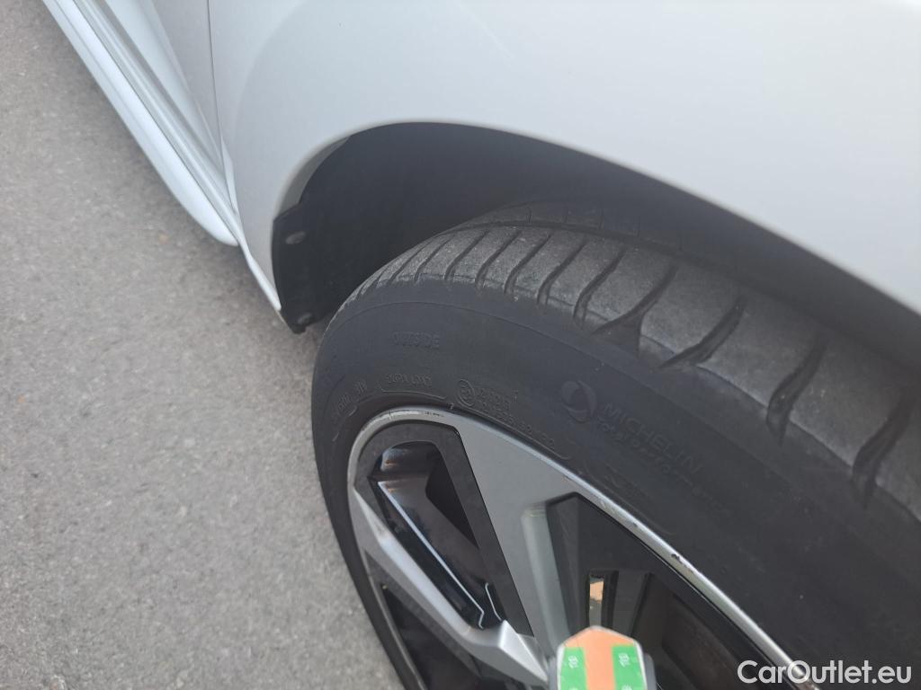  Audi  A1 Sportback AUDI A1 / 2018 / 5P / berlina con portón Sportback Adrenalin 30 TFSI 81kW S tron(SP) #12