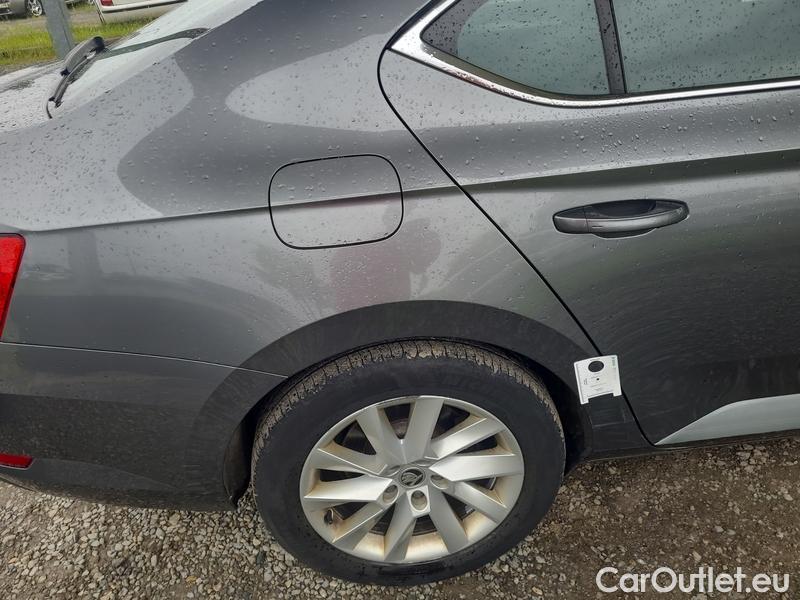  Skoda  Superb  (3V3)(2015) Supe.FL2.0TDI 110 Ambition AT #9