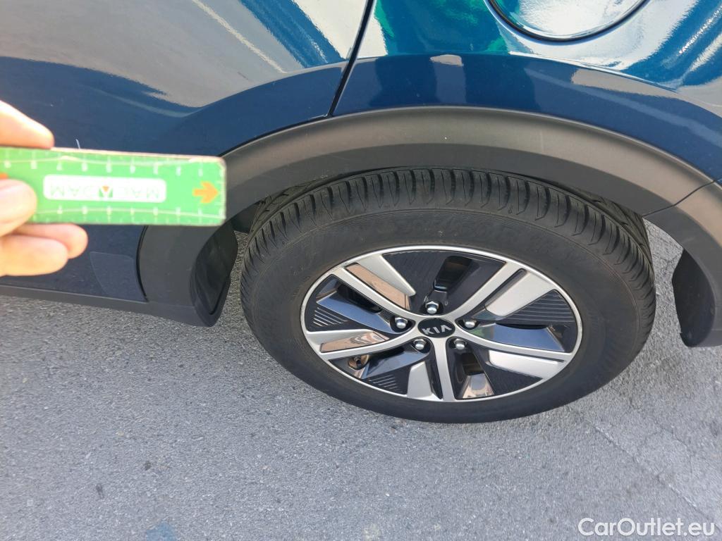  KIA  Niro KIA  / 2019 / 5P / crossover 1.6 GDi HEV 104kW (141CV) Drive #11