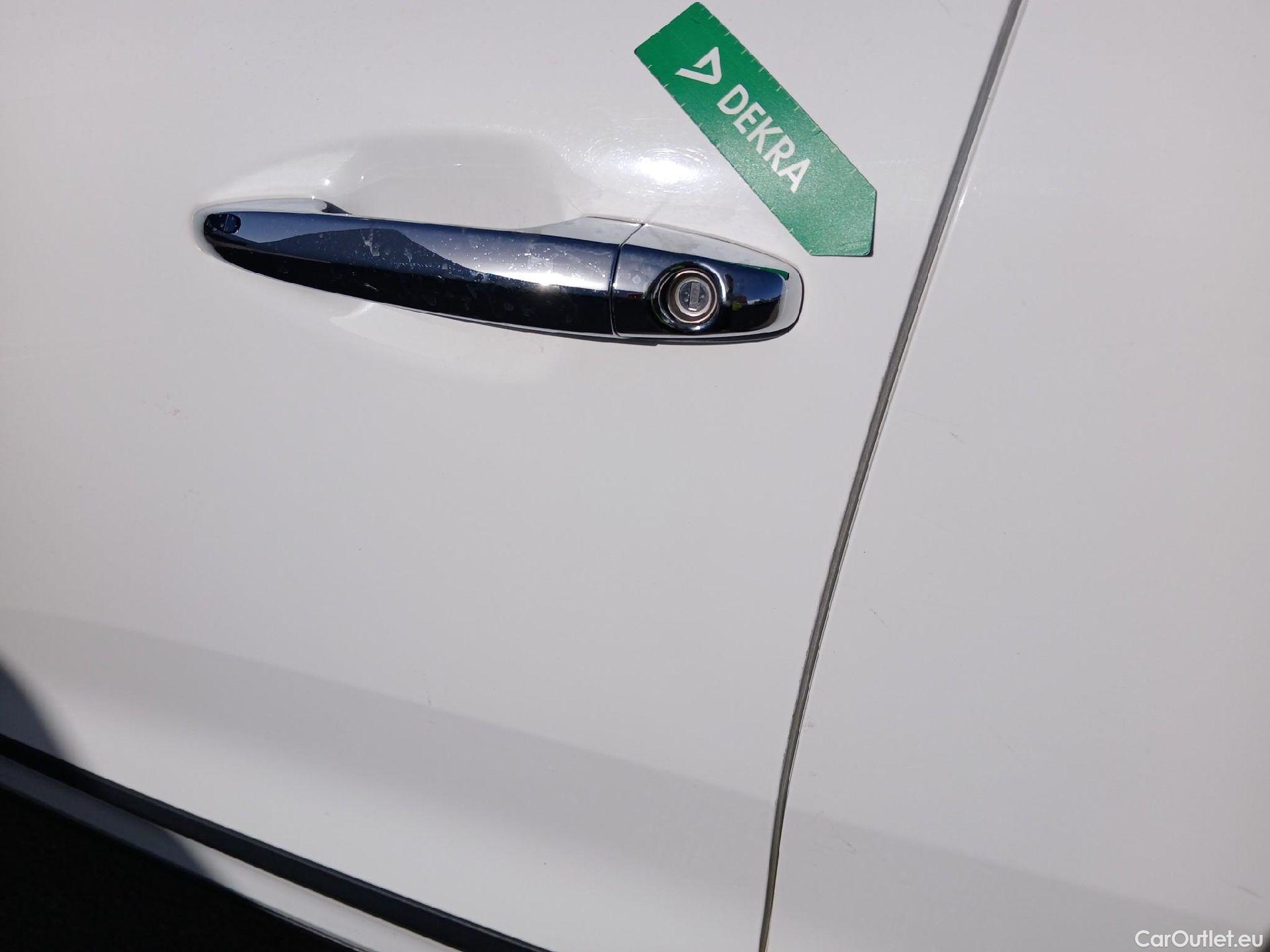  KIA  Niro KIA  / 2019 / 5P / crossover 1.6 GDi HEV 104kW (141CV) Drive #17