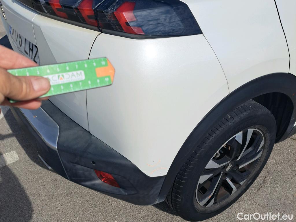  Peugeot  2008 PEUGEOT  / 2019 / 5P / todoterreno Allure Puretech 130 S&S BVM6 #45