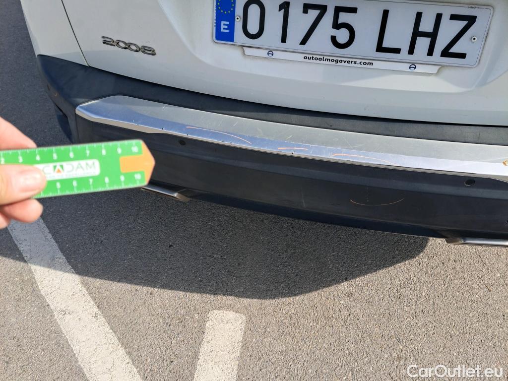  Peugeot  2008 PEUGEOT  / 2019 / 5P / todoterreno Allure Puretech 130 S&S BVM6 #27
