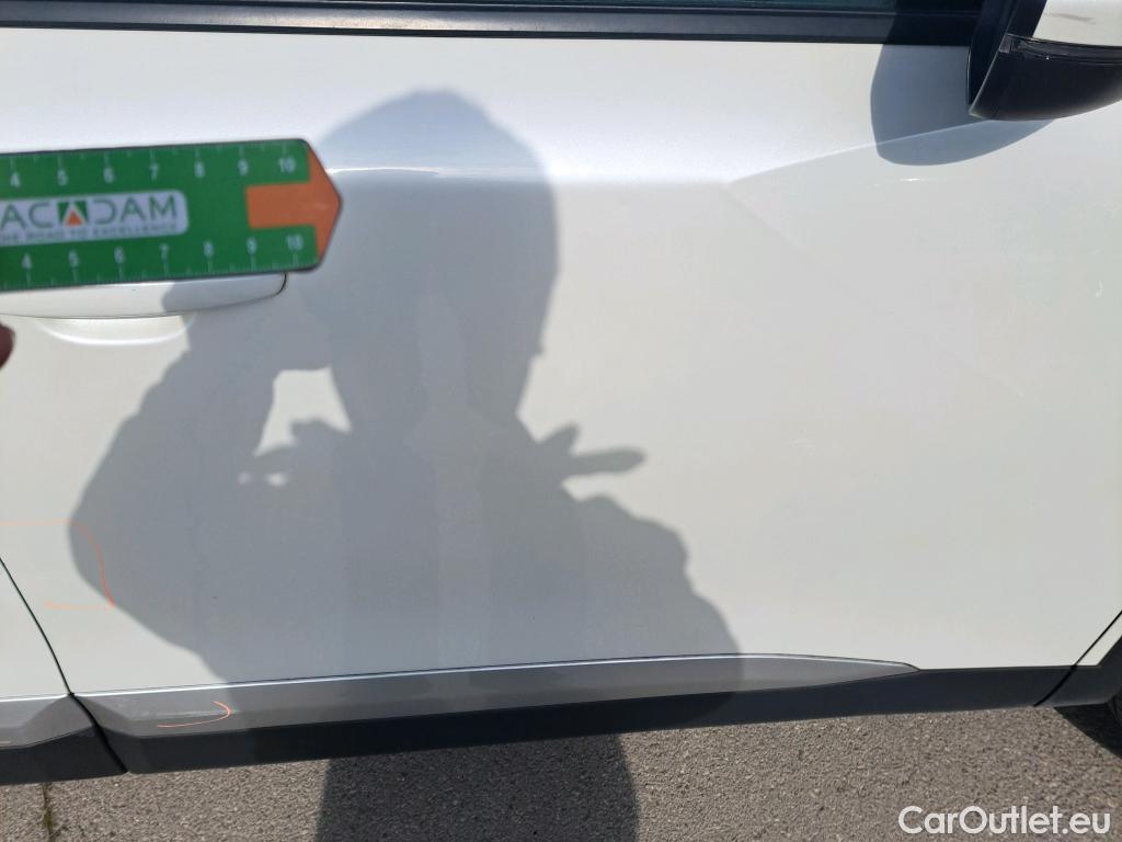  Peugeot  2008 PEUGEOT  / 2019 / 5P / todoterreno Allure Puretech 130 S&S BVM6 #5