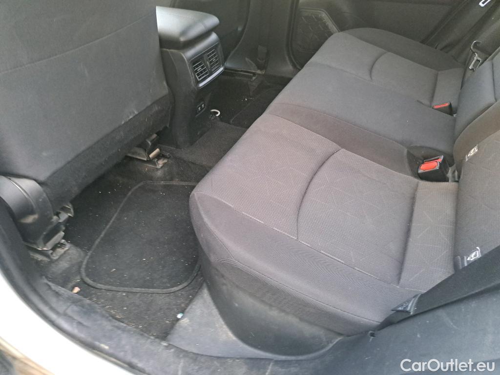  Toyota  RAV4 TOYOTA  / 2018 / 5P / todoterreno 2.5l 220H Advance 4WD #18