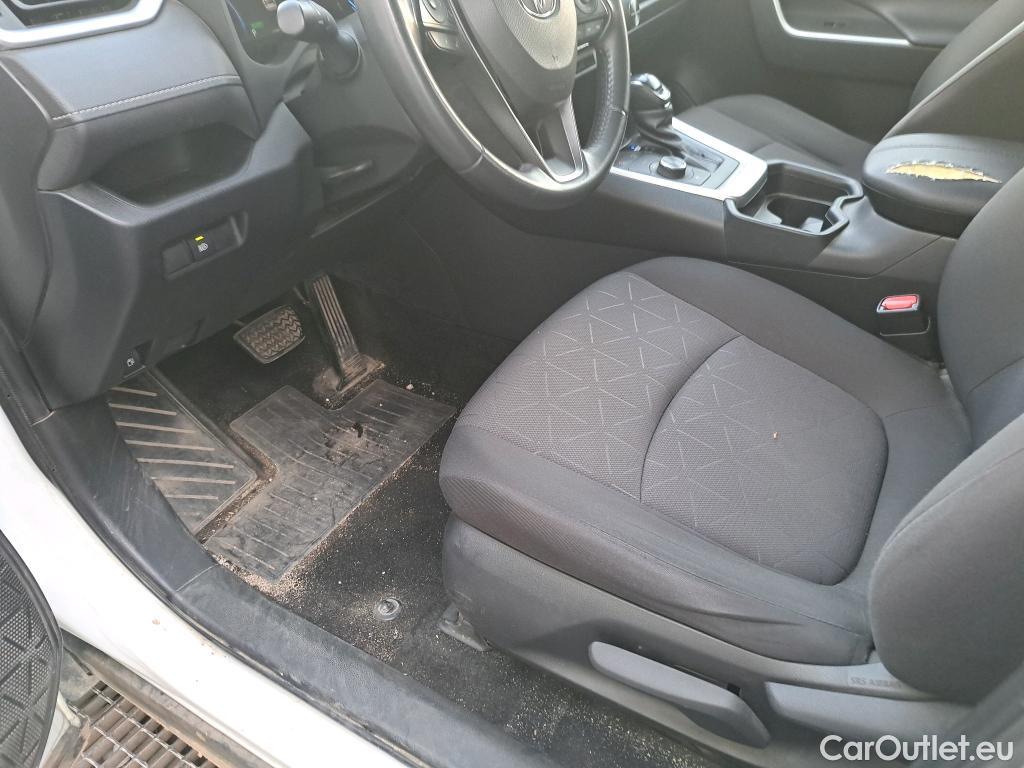  Toyota  RAV4 TOYOTA  / 2018 / 5P / todoterreno 2.5l 220H Advance 4WD #19