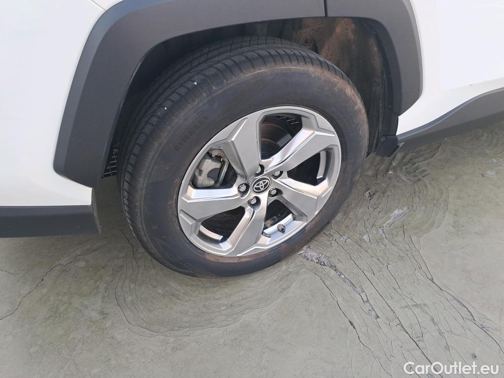  Toyota  RAV4 TOYOTA  / 2018 / 5P / todoterreno 2.5l 220H Advance 4WD #30