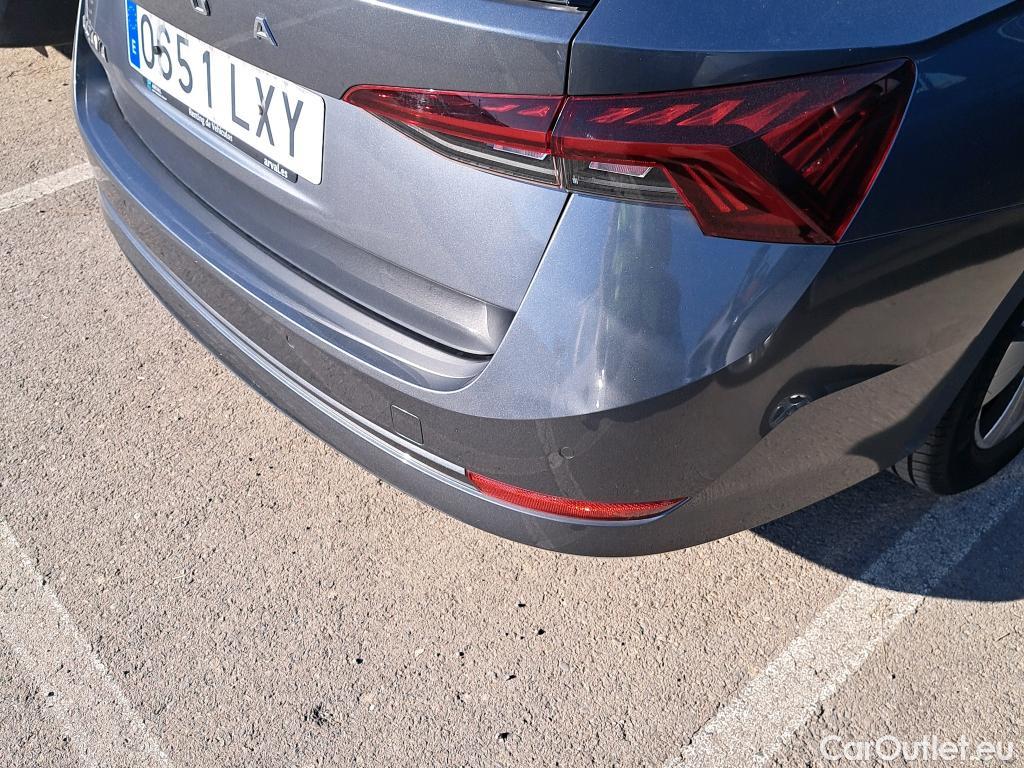  Skoda  Octavia SKODA  / 2020 / 5P / familiar Combi 2.0 TDI 110kW(150CV) DSG Ambition #7