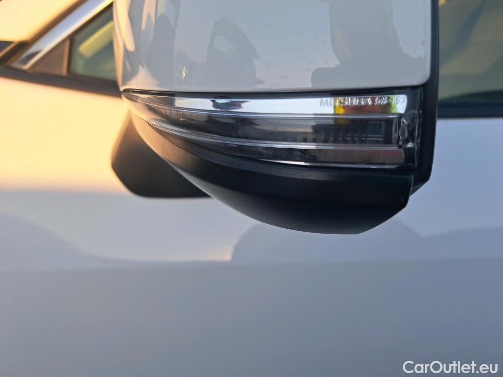  Toyota  RAV4 TOYOTA  / 2018 / 5P / todoterreno 2.5l 220H Advance 4WD #27