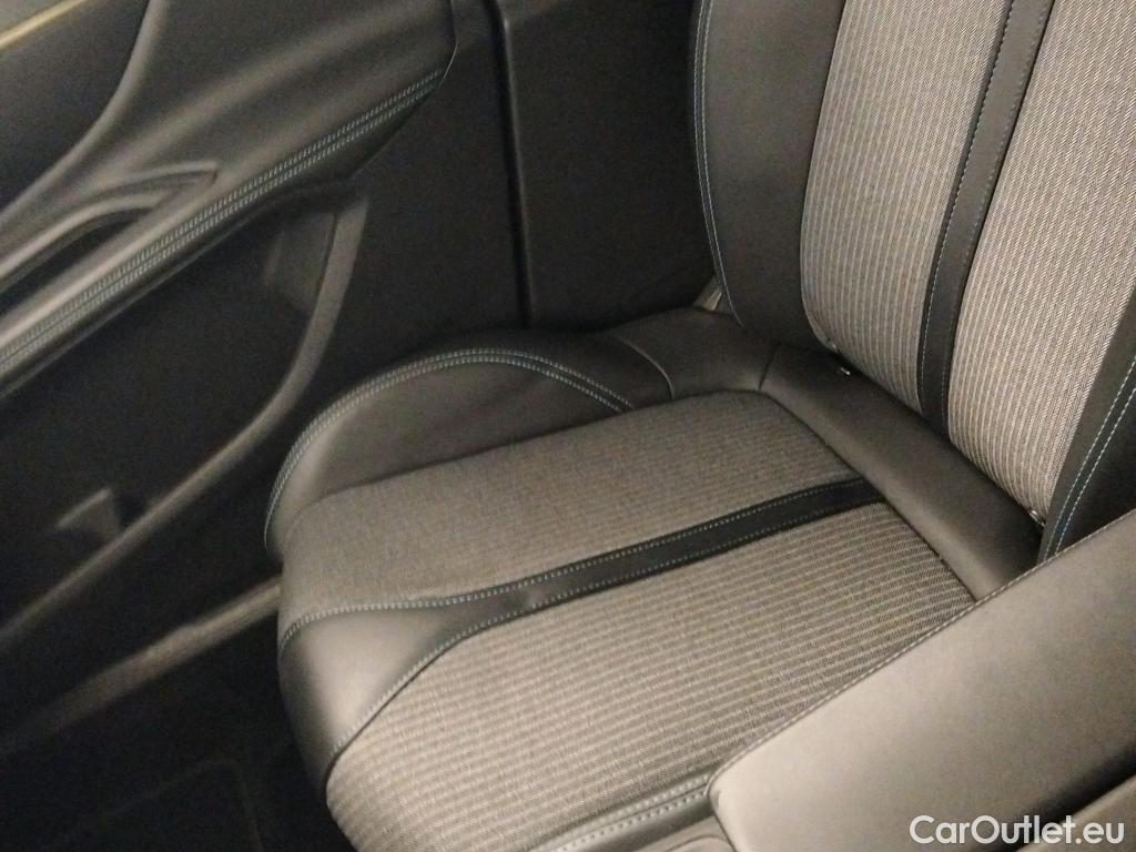  Peugeot  3008 PEUGEOT  Hybrid / 2020 / 5P / todoterreno 225 e-EAT8 Allure (AC2) #22