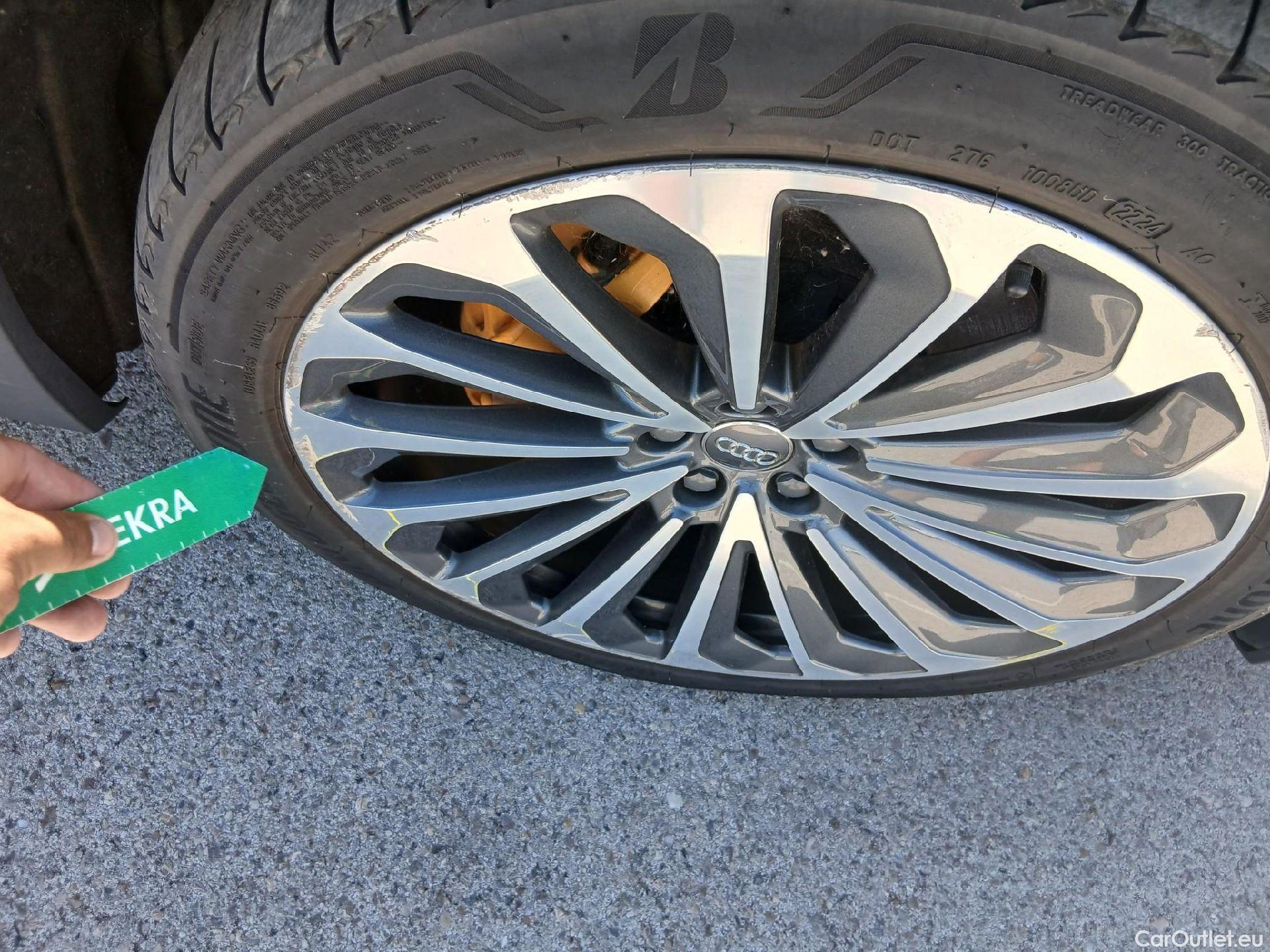  Audi  E-TRON AUDI  / 2019 / 5P / todoterreno 55 quattro #26