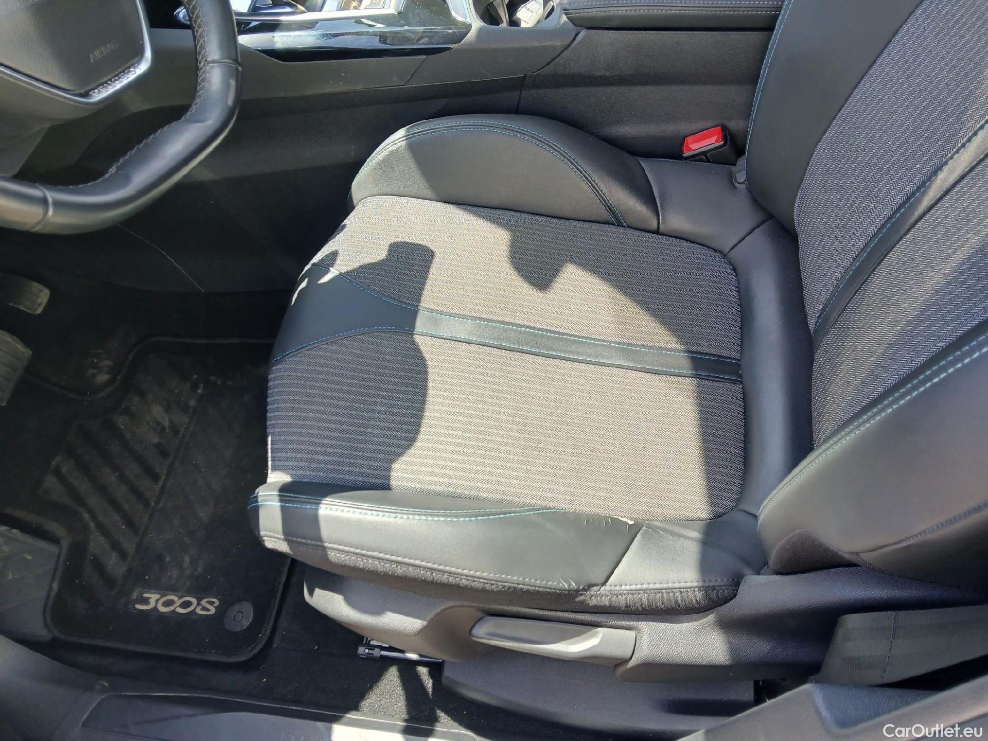  Peugeot  3008 PEUGEOT  Hybrid / 2020 / 5P / todoterreno 225 e-EAT8 Allure #15